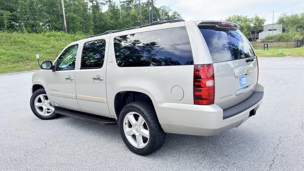 2007 Chevrolet Suburban - $6,900