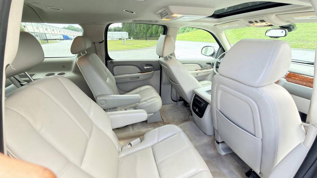 2007 Chevrolet Suburban - $6,900