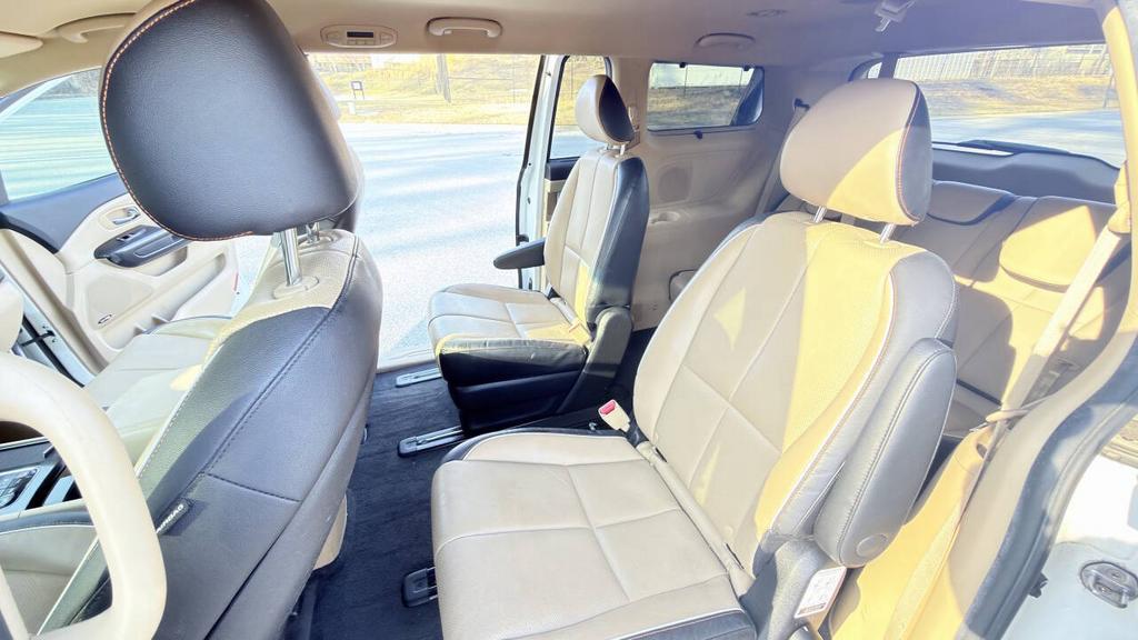 2016 Kia Sedona - $6,500