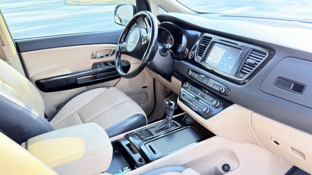 2016 Kia Sedona - $6,500