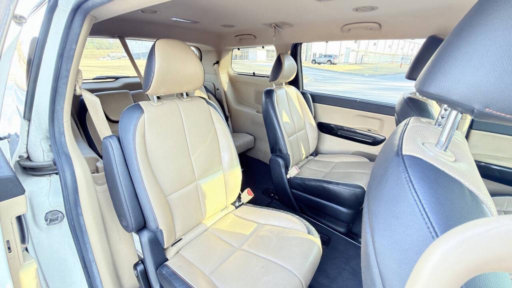 2016 Kia Sedona - $6,500