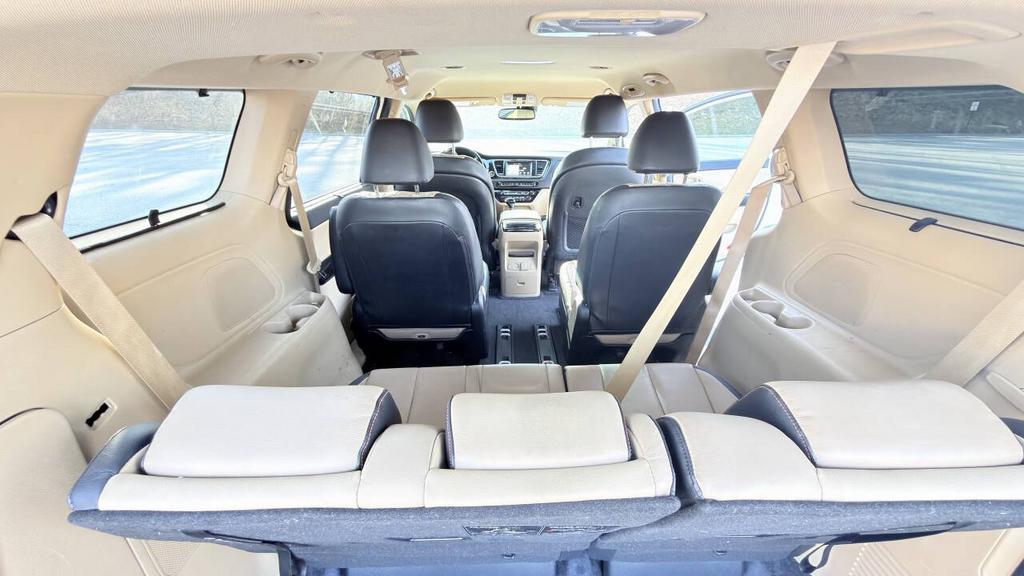 2016 Kia Sedona - $6,500