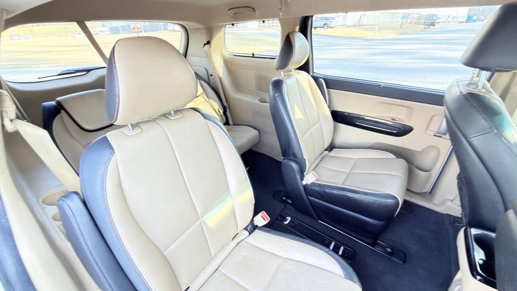 2016 Kia Sedona - $6,500