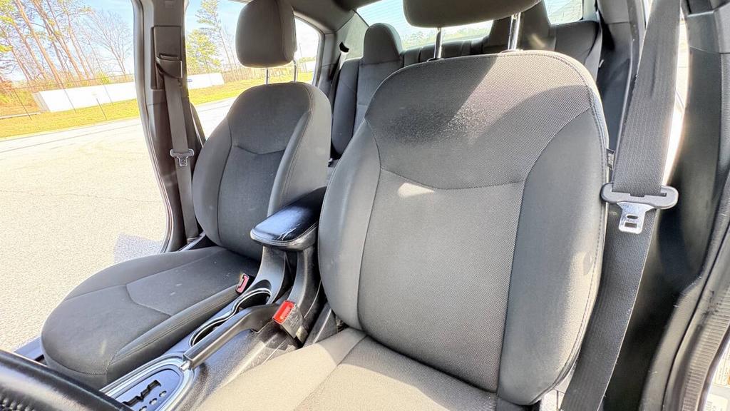 2012 Dodge Avenger - $4,900