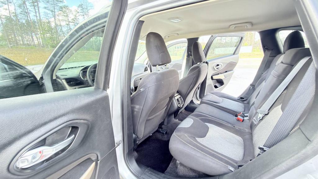 2018 Jeep Cherokee - $6,850