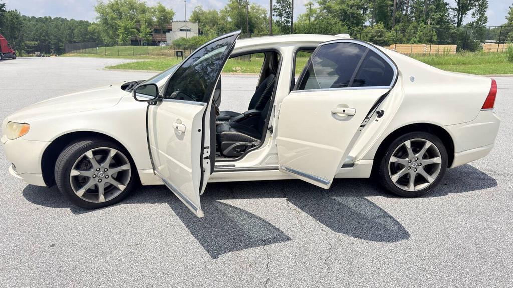 2009 Volvo S80 - $3,700