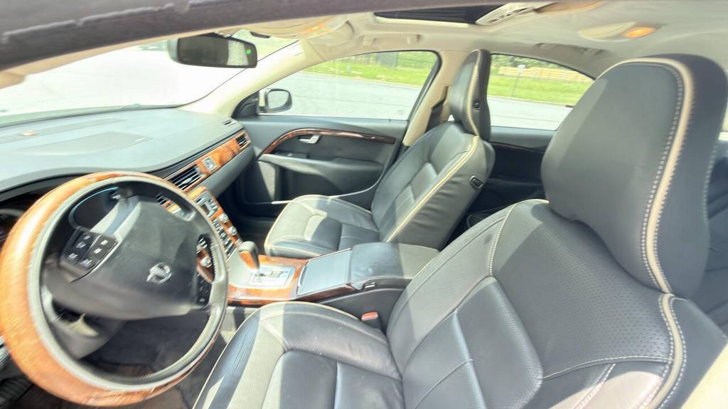 2009 Volvo S80 - $3,700