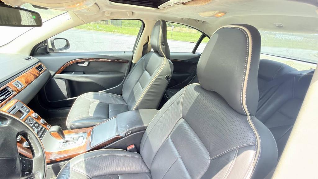 2009 Volvo S80 - $3,700
