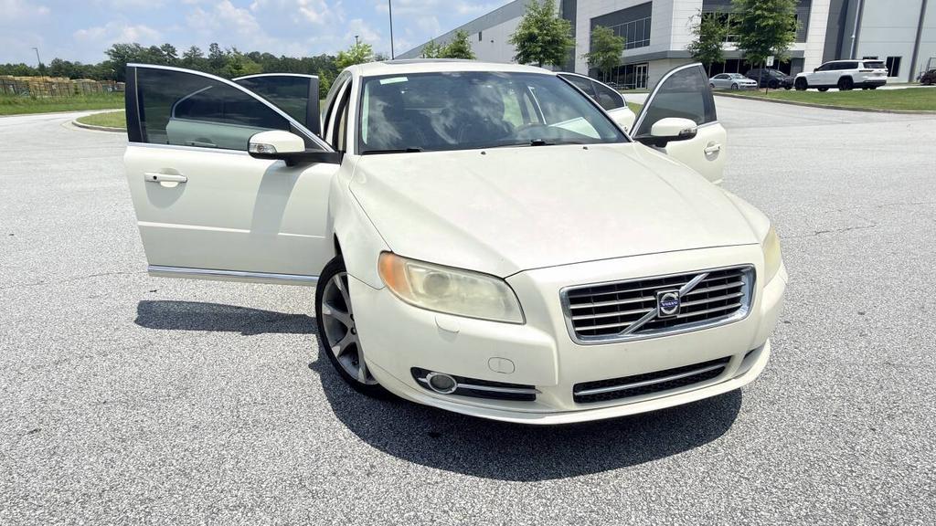2009 Volvo S80 - $3,700