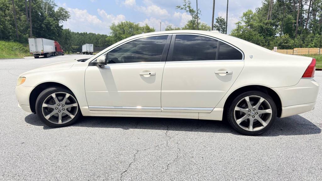 2009 Volvo S80 - $3,700
