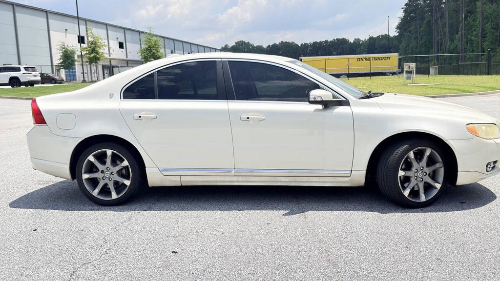 2009 Volvo S80 - $3,700