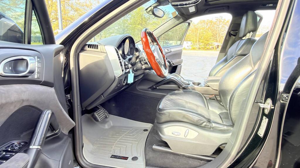 2013 Porsche Cayenne - $9,700