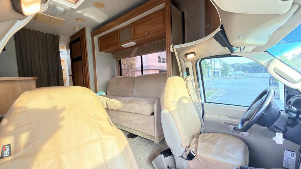 2008 Ford E-450 - $17,500