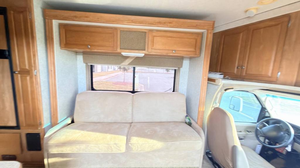 2008 Ford E-450 - $17,500