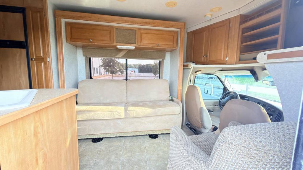 2008 Ford E-450 - $17,500