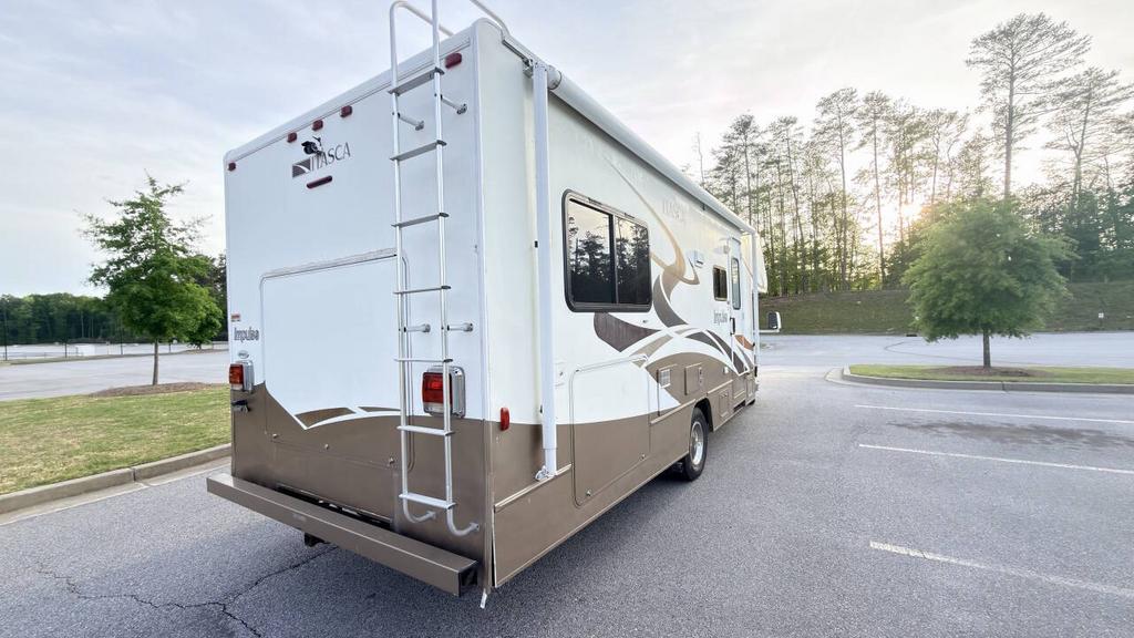 2008 Ford E-450 - $17,500