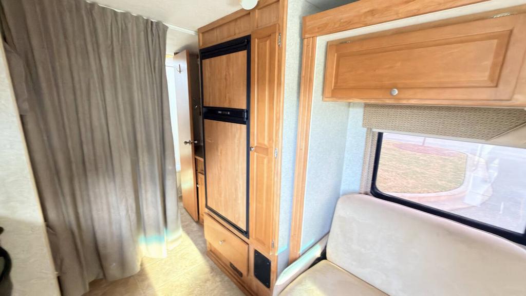 2008 Ford E-450 - $17,500