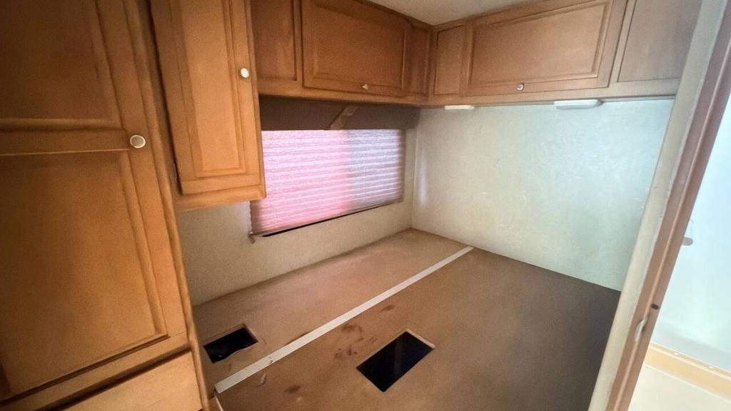 2008 Ford E-450 - $17,500