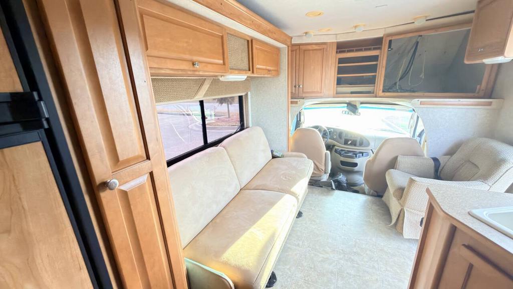 2008 Ford E-450 - $17,500