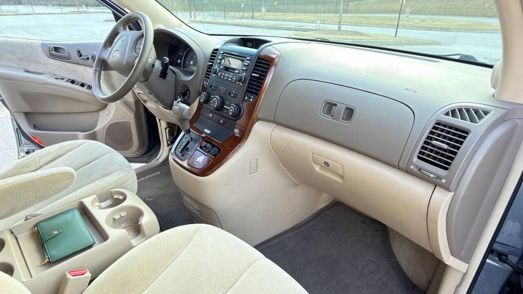 2007 Kia Sedona - $5,300