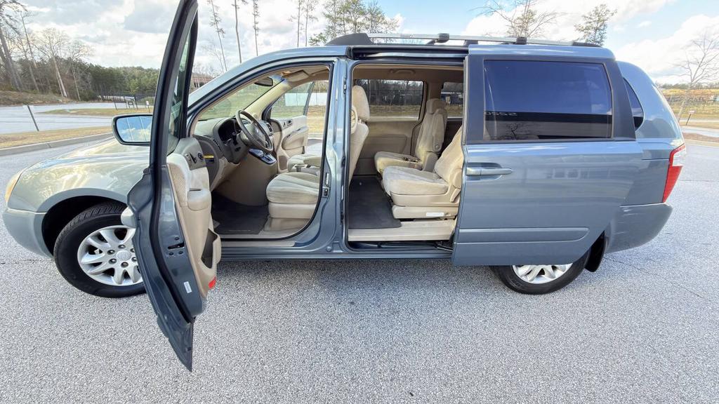 2007 Kia Sedona - $5,300