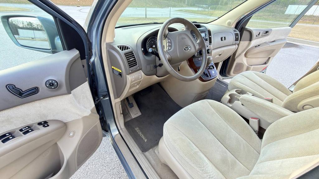 2007 Kia Sedona - $5,300