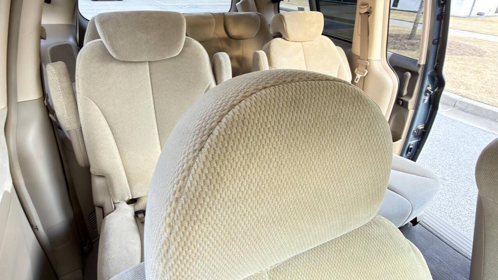 2007 Kia Sedona - $5,300
