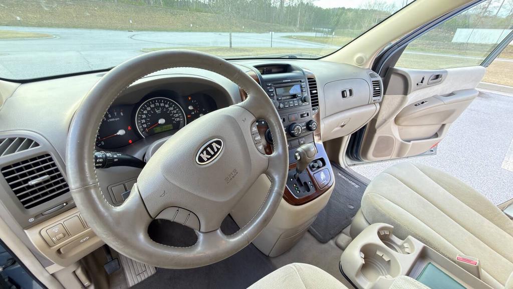 2007 Kia Sedona - $5,300