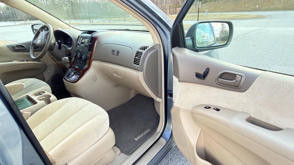 2007 Kia Sedona - $5,300