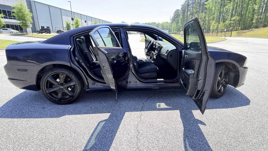 2011 Dodge Charger - $7,500