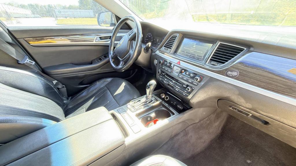 2015 Hyundai Genesis - $7,500
