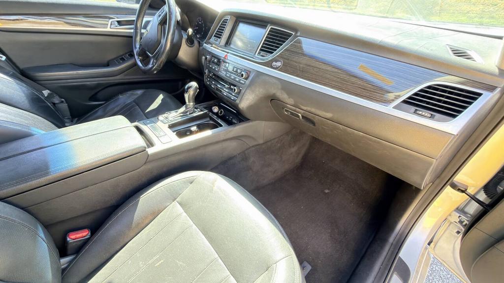 2015 Hyundai Genesis - $7,500
