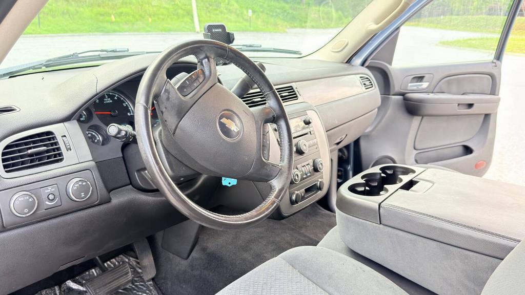 2008 Chevrolet Suburban - $5,500
