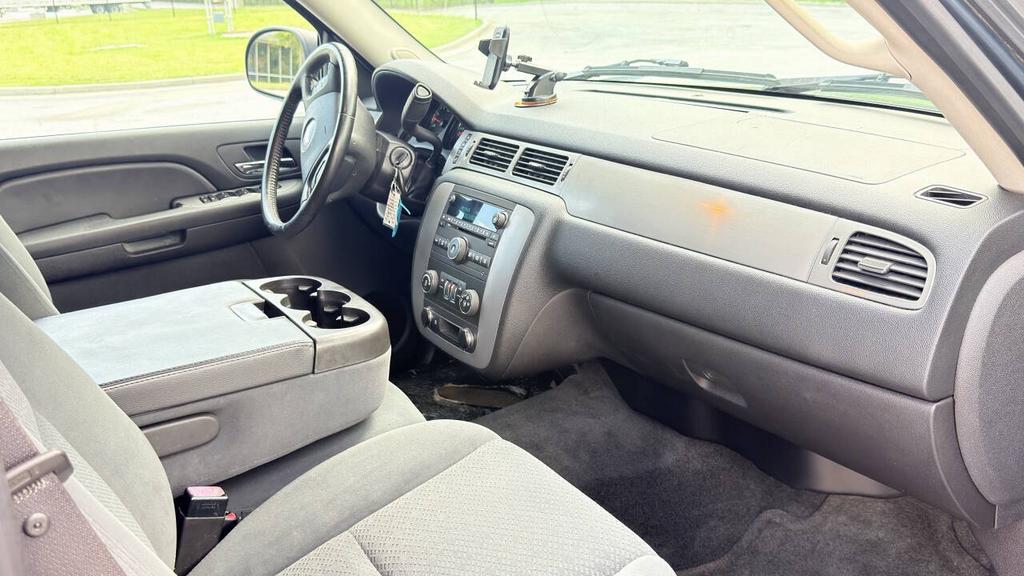 2008 Chevrolet Suburban - $5,500