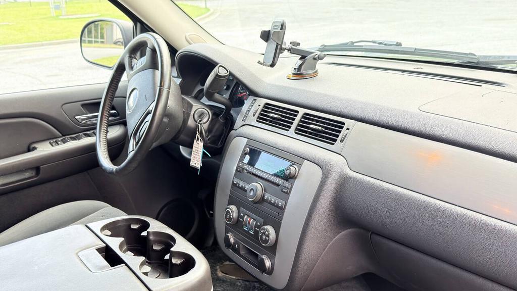 2008 Chevrolet Suburban - $5,500