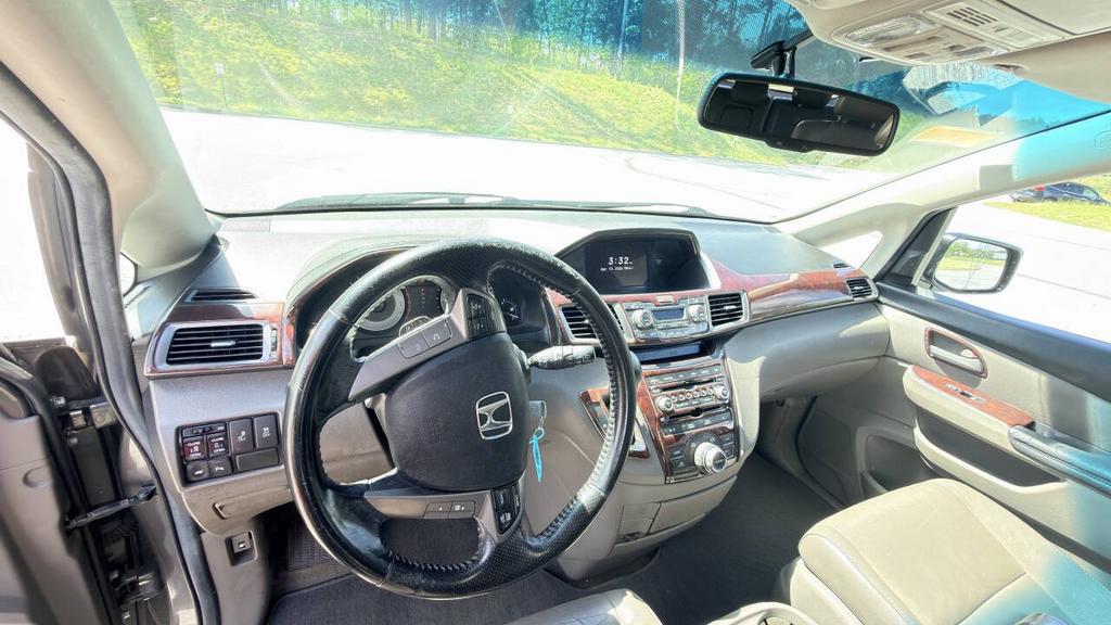 2013 Honda Odyssey - $4,500