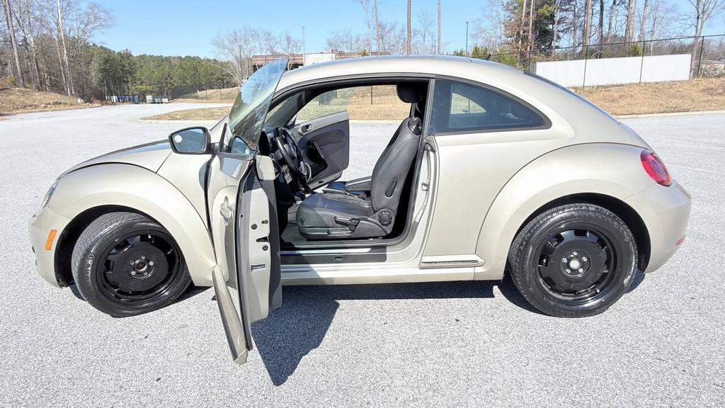 2013 Volkswagen Beetle - $4,850