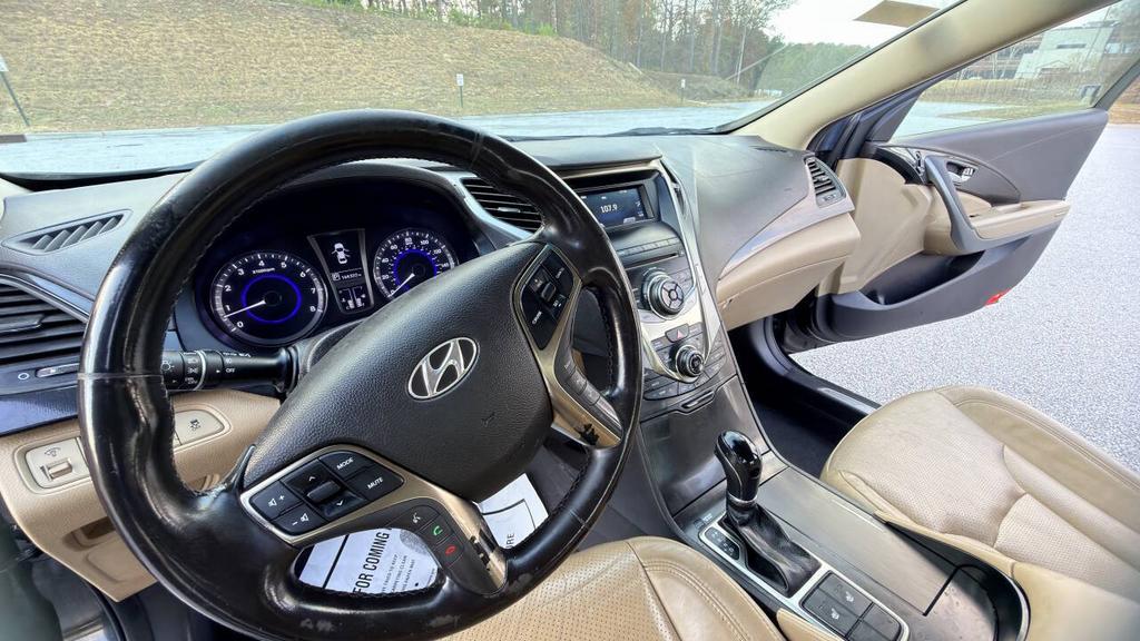 2014 Hyundai Azera - $5,500