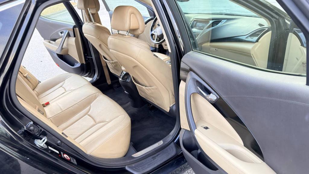 2014 Hyundai Azera - $5,500