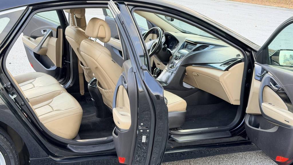 2014 Hyundai Azera - $5,500
