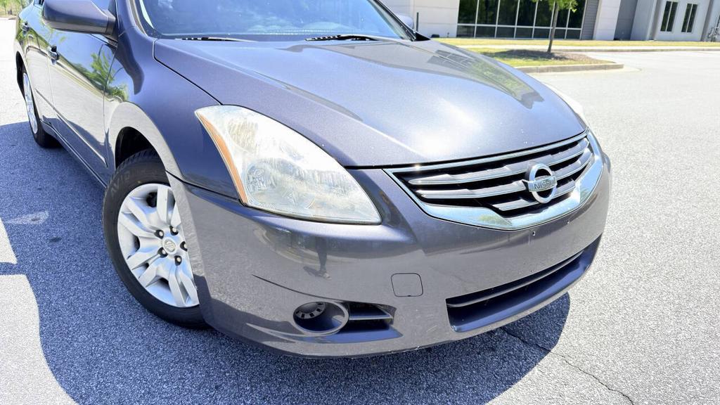 2010 Nissan Altima - $3,900