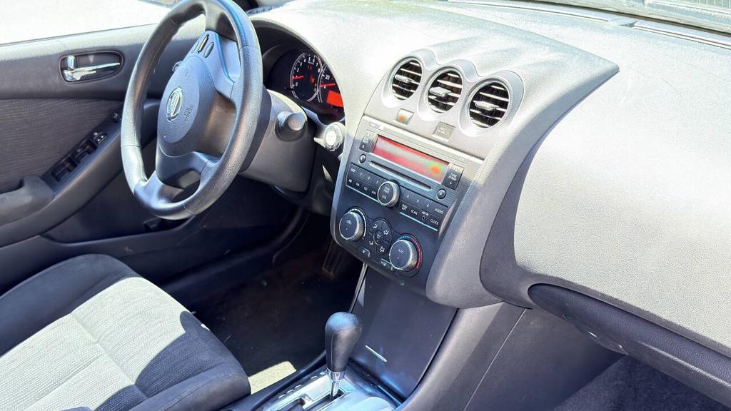 2010 Nissan Altima - $3,900