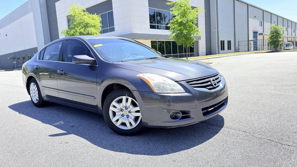2010 Nissan Altima - $3,900