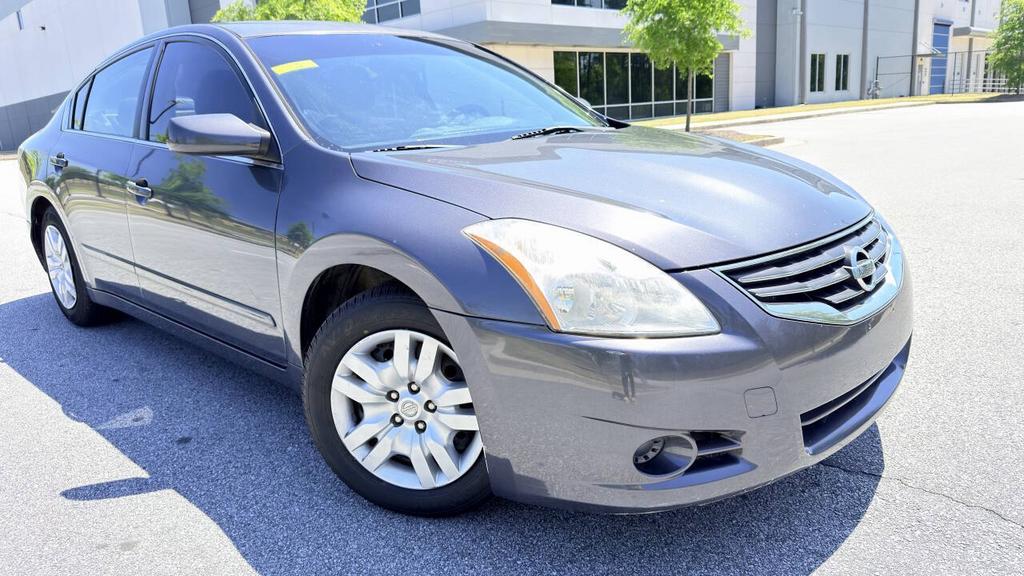 2010 Nissan Altima - $3,900