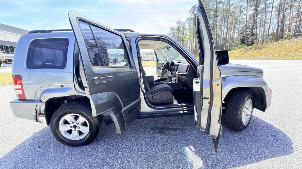 2012 Jeep Liberty - $3,900