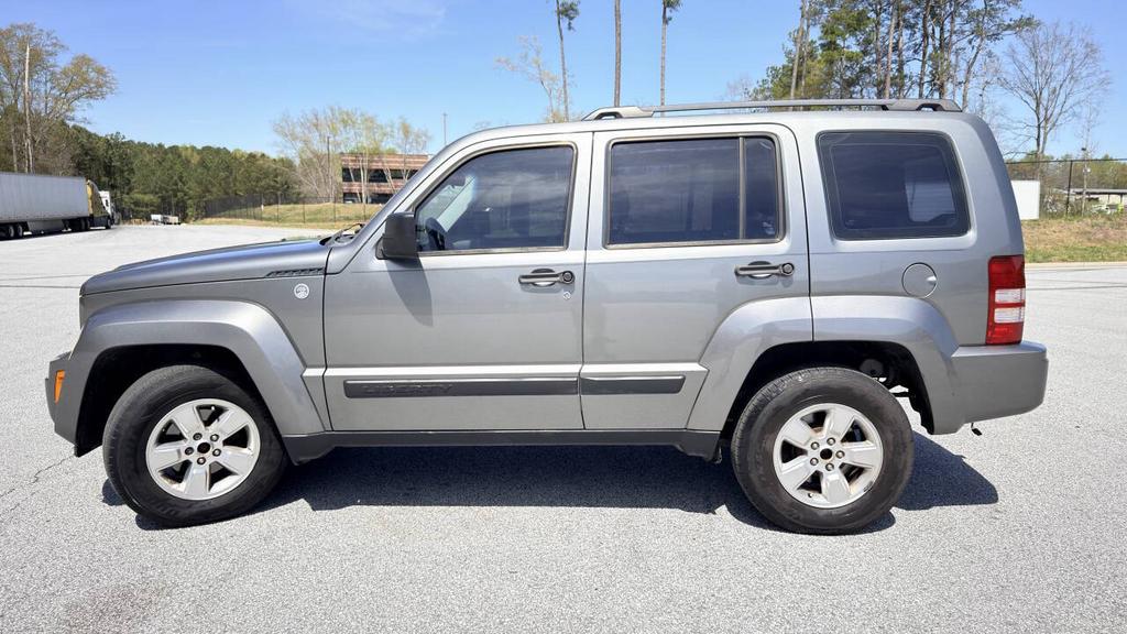 2012 Jeep Liberty - $3,900