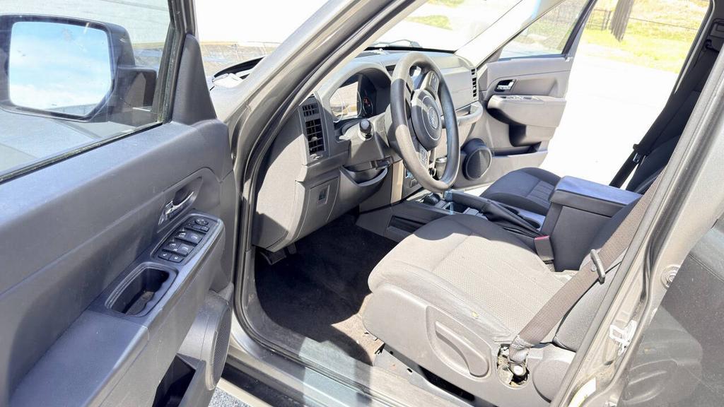 2012 Jeep Liberty - $3,900