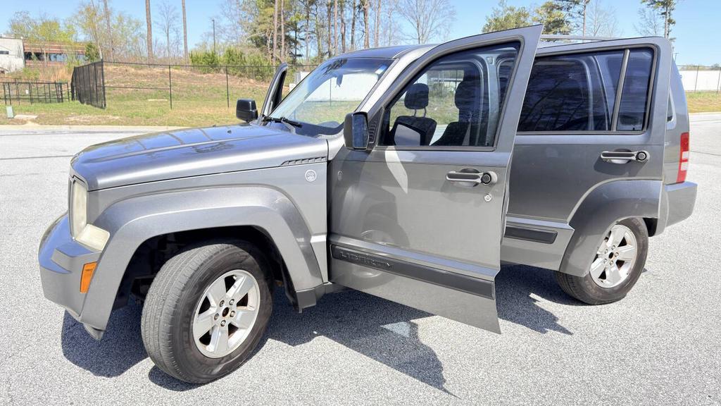 2012 Jeep Liberty - $3,900
