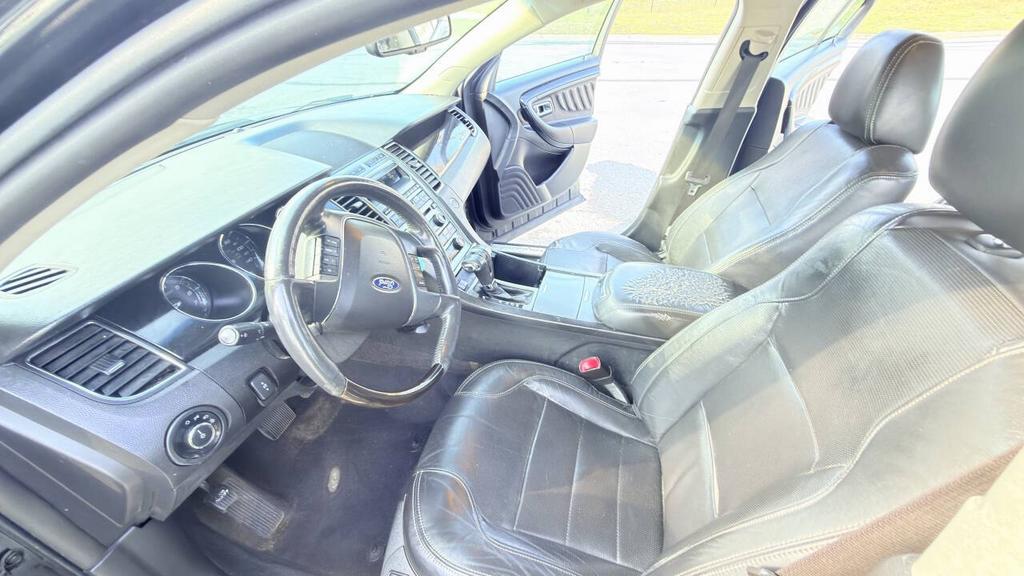 2011 Ford Taurus - $2,700