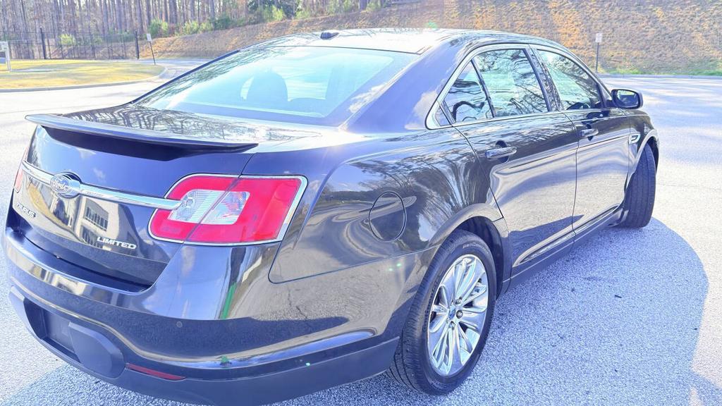 2011 Ford Taurus - $2,700